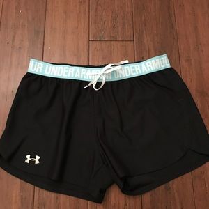 Black under armour shorts: medium